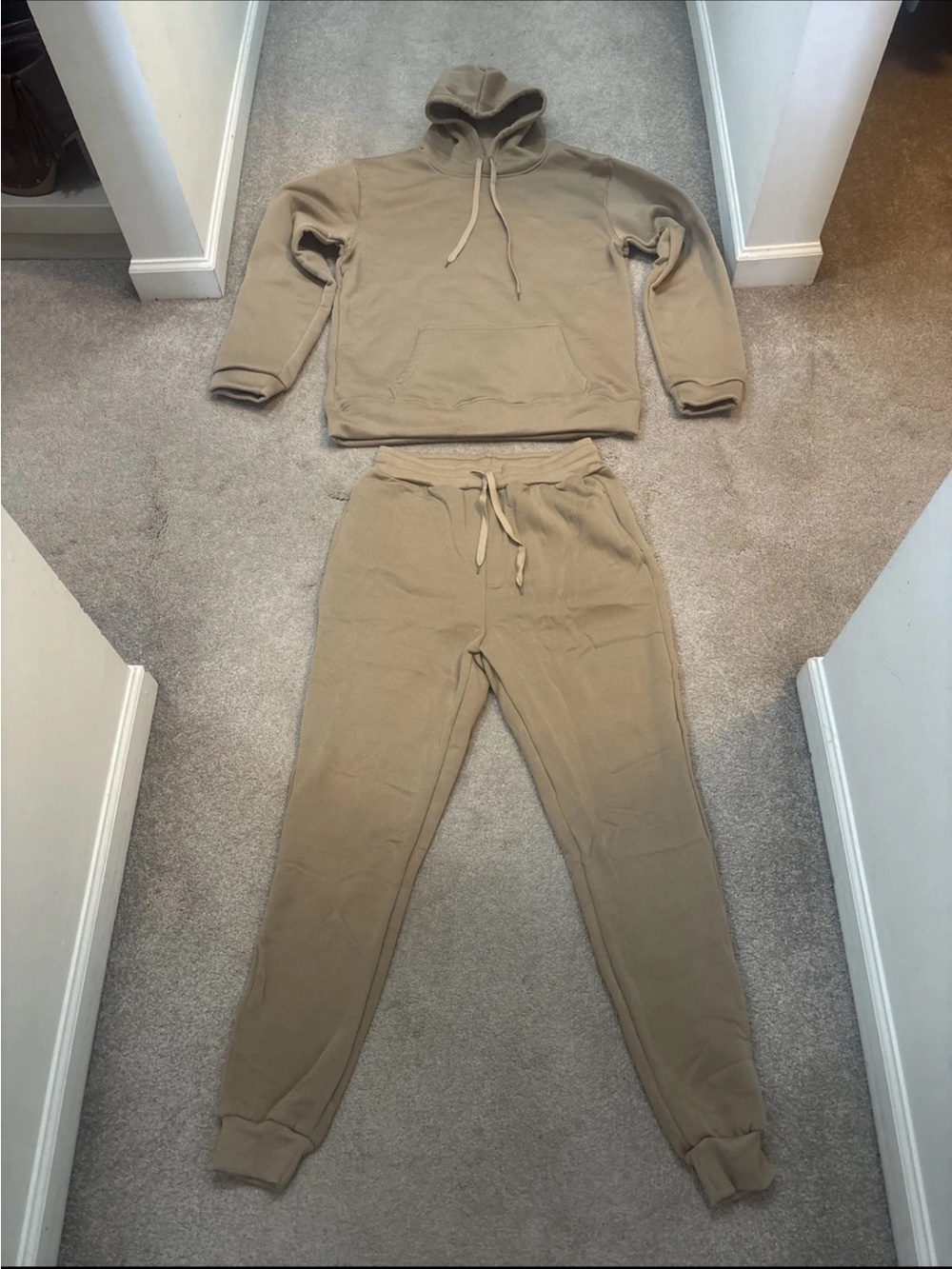 Women’s Size Small Sweatsuit Tan/Dark Beige NWOT Hoodie And sweatpants Brand New